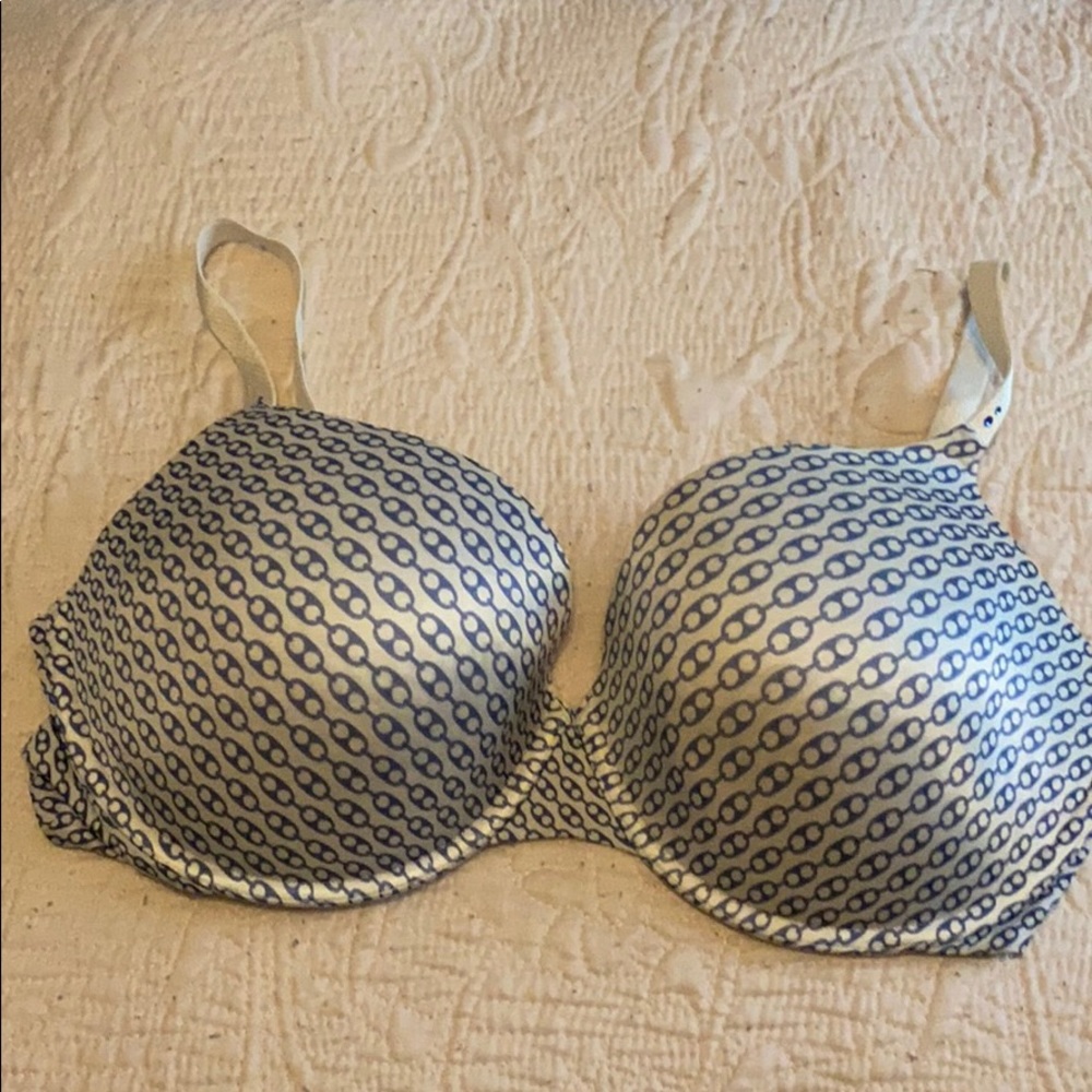 VS Bra